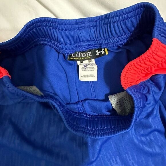 Under Armour boys shorts size YXL - Picture 2 of 2